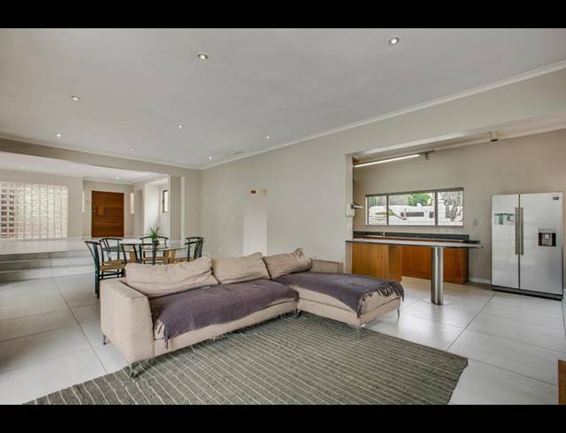 4 BEDROOM HOUSE FOR SALE IN FOURWAYS GARDENS
